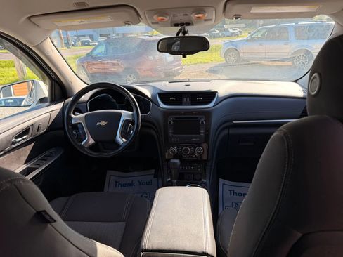 Used 2017 Chevrolet Traverse LT w/ Style and Technology Package FWD image 25