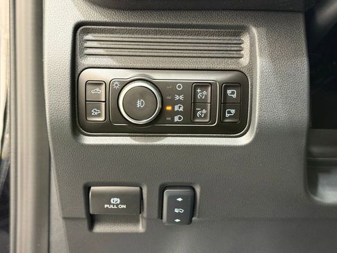 New 2026 Ford F250 Lariat w/ Black Appearance Package image 31