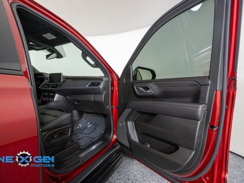Used 2022 Chevrolet Tahoe RST w/ Luxury Package AWD/4WD image 40