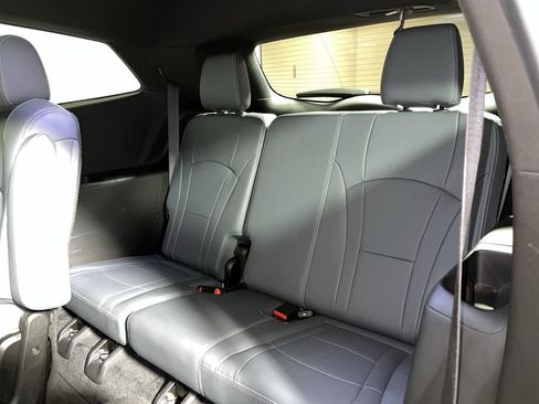 Used 2023 Buick Enclave Essence w/ Experience Buick Package FWD image 27