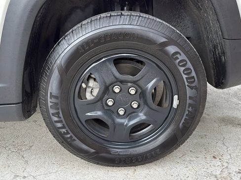Used 2018 Jeep Compass Sport FWD image 42