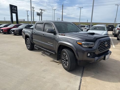 Used 2023 Toyota Tacoma TRD Sport w/ Technology Package RWD image 5