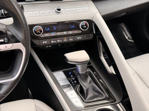 Used 2023 Hyundai Elantra Limited image 20