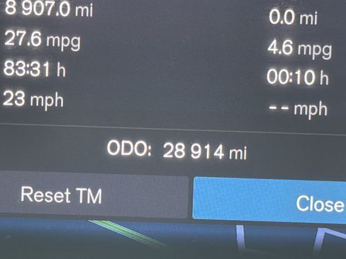 Certified 2023 Volvo XC40 B5 Plus AWD/4WD image 22
