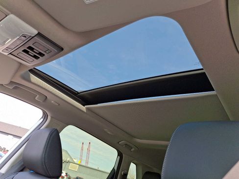 New 2025 Nissan Rogue Platinum image 12