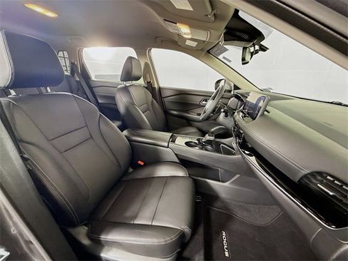 Certified 2025 Nissan Rogue SL image 24