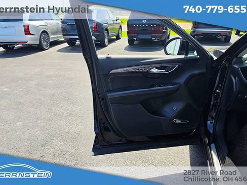 Used 2022 Buick Envision Avenir w/ Technology Package II AWD/4WD image 14