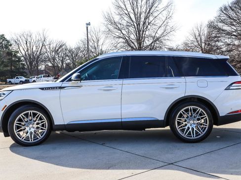 Used 2022 Lincoln Aviator Reserve w/ Equipment Group 201A image 4