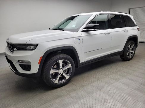 Used 2022 Jeep Grand Cherokee Limited 4xe w/ Luxury Tech Group II AWD/4WD image 2