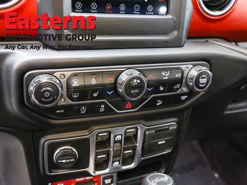 Used 2020 Jeep Wrangler Unlimited Rubicon w/ LED Lighting Group AWD/4WD image 20