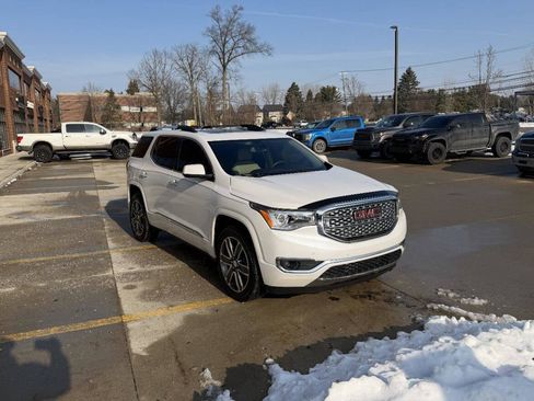 Used 2017 GMC Acadia Denali image 4
