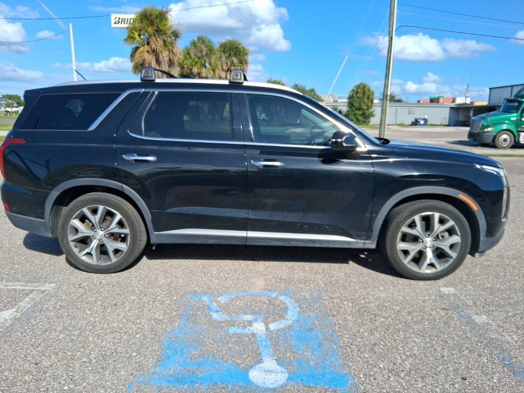 Used 2022 Hyundai Palisade SEL w/ Convenience Package FWD image 2