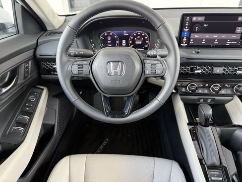 Used 2024 Honda Accord Touring image 12