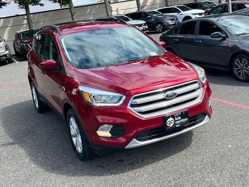 Used 2017 Ford Escape SE w/ Equipment Group 201A AWD/4WD image 5