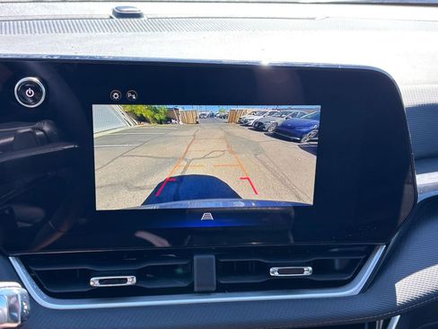 Used 2025 Chevrolet Equinox LT image 23