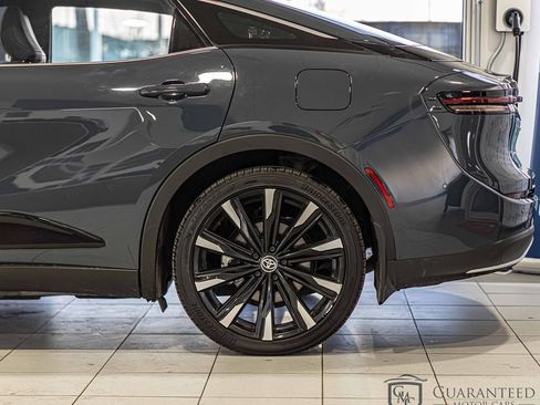 Used 2025 Toyota Crown Platinum image 8