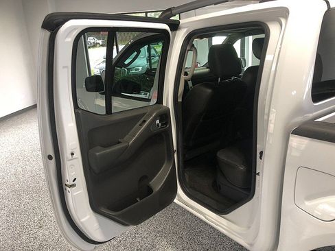 Used 2010 Nissan Frontier PRO-4X w/ Pro-4x Value Truck Pkg AWD/4WD image 14