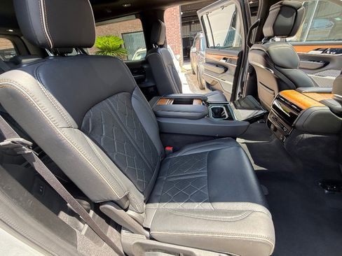 Used 2024 Jeep Grand Wagoneer L Series III AWD/4WD image 20