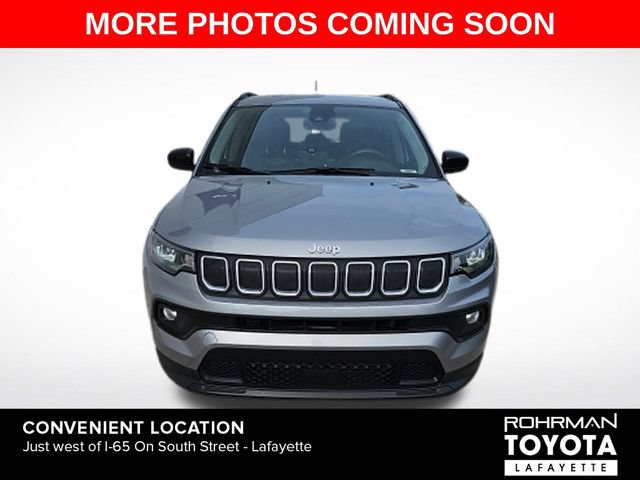 Used 2022 Jeep Compass Latitude w/ Convenience Group AWD/4WD image 2