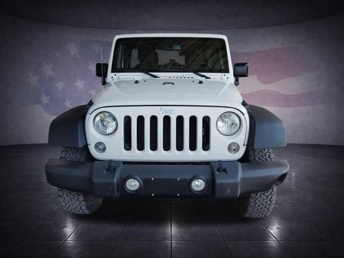 Used 2016 Jeep Wrangler Unlimited Rubicon w/ Connectivity Group AWD/4WD image 8