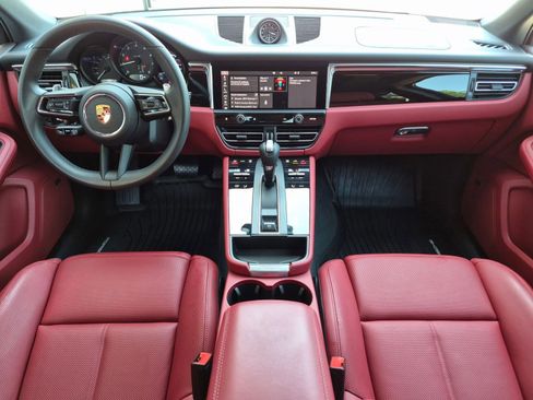 Certified 2026 Porsche Macan AWD/4WD image 22
