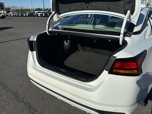 Used 2024 Nissan Altima 2.5 SV AWD/4WD image 15