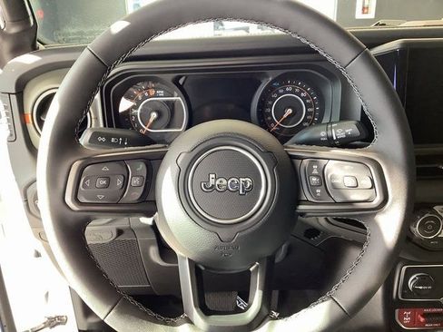 New 2026 Jeep Gladiator Mojave image 10