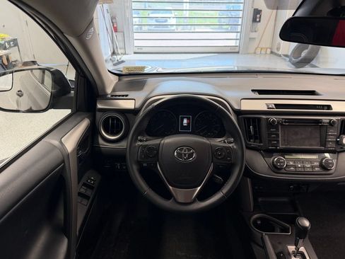 Used 2017 Toyota RAV4 XLE AWD/4WD image 20