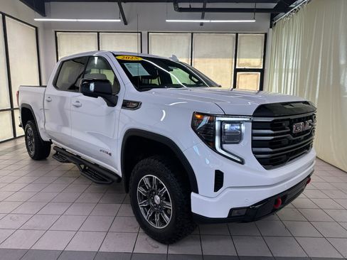 Used 2025 GMC Sierra 1500 AT4 AWD/4WD image 2