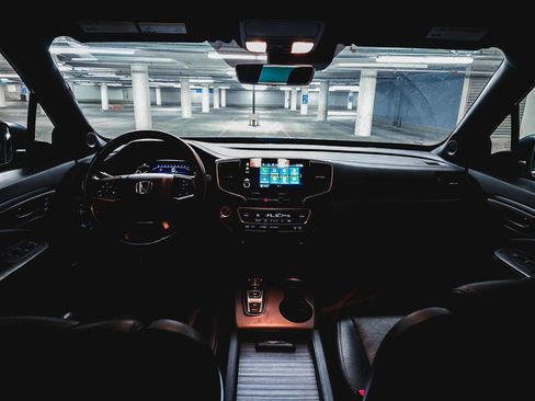 Used 2023 Honda Passport EX-L image 3