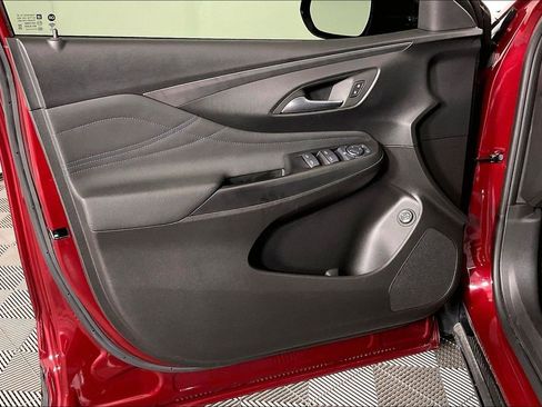 Used 2025 Buick Envista Sport Touring w/ Convenience I Package FWD image 24