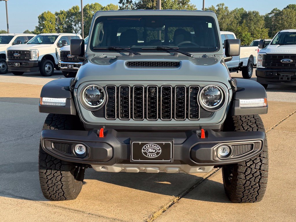Used 2025 Jeep Gladiator Mojave w/ Convenience Group AWD/4WD image 9
