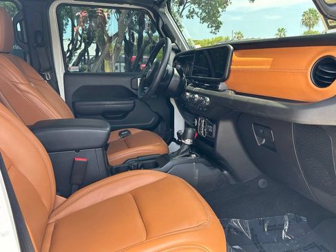 Used 2026 Jeep Wrangler Unlimited Sport AWD/4WD image 32