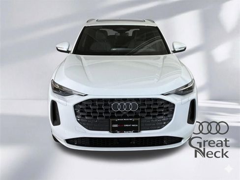 Used 2025 Audi Q5 Premium w/ Convenience Package image 21