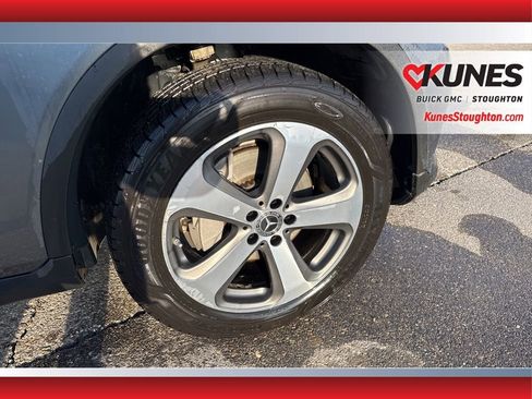 Used 2019 Mercedes-Benz GLC 300 4MATIC image 14