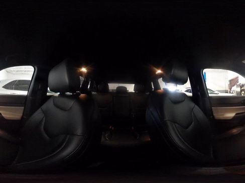 Used 2025 Jeep Compass Limited image 42