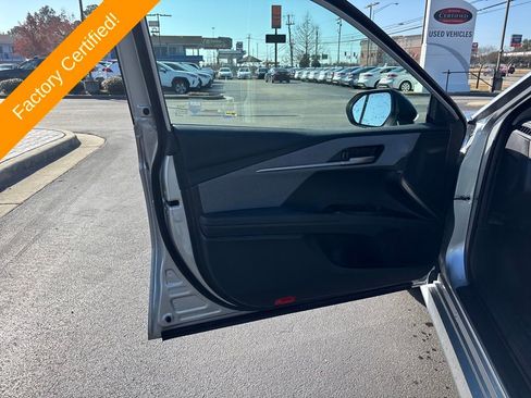 Used 2025 Toyota Camry LE image 10