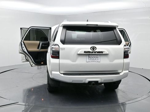 Used 2018 Toyota 4Runner SR5 image 28