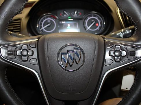 Used 2016 Buick Regal FWD image 12