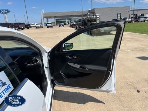 Used 2024 Chevrolet Malibu LT FWD image 25