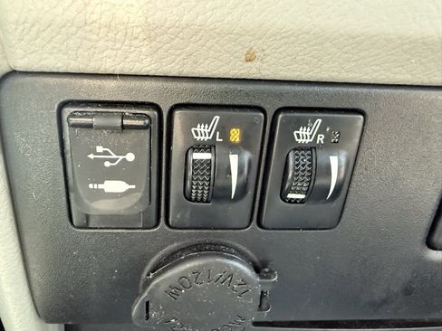 Used 2015 Toyota Sienna XLE image 24