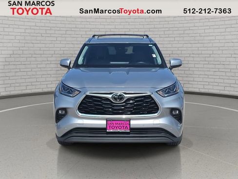 Used 2023 Toyota Highlander Limited image 2