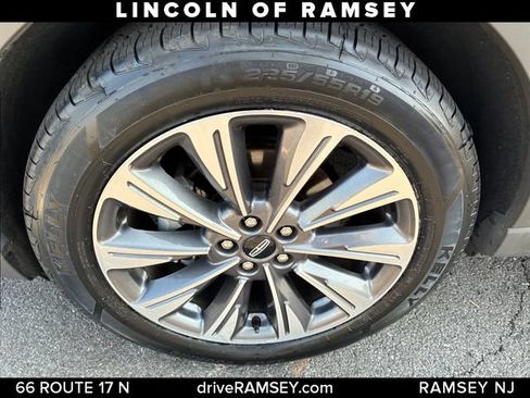 Used 2022 Lincoln Corsair Reserve w/ Equipment Group 201A AWD/4WD image 28