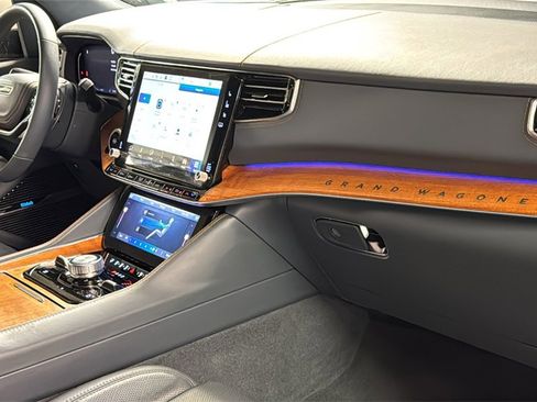 Used 2022 Jeep Grand Wagoneer Series II image 9