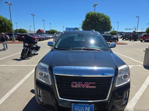 Used 2014 GMC Terrain SLE w/ Chrome Package AWD/4WD image 2