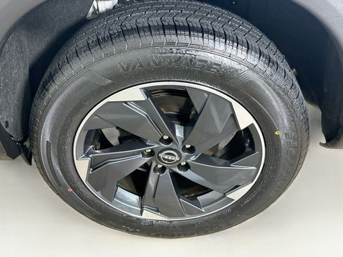 Used 2025 Nissan Rogue SV AWD/4WD image 11