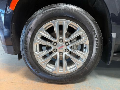 Used 2023 GMC Yukon XL SLT AWD/4WD image 8