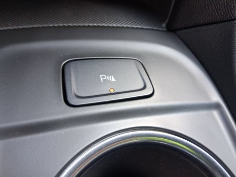 Used 2024 Chevrolet Equinox LT FWD image 29