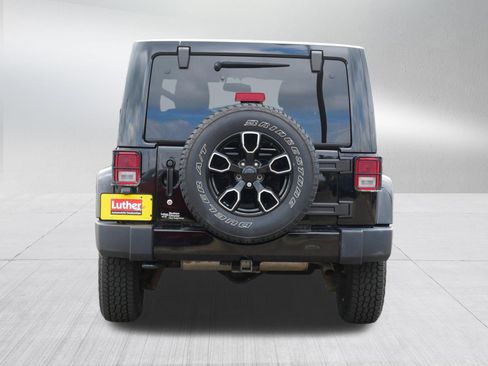 Used 2018 Jeep Wrangler Unlimited Sahara AWD/4WD image 6