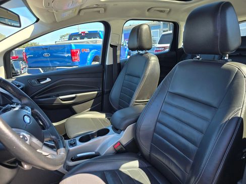 Used 2015 Ford C-MAX Energi SEL w/ Equipment Group 303A FWD image 20